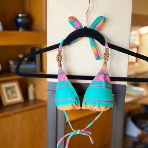 Sofia by Vix swim top.